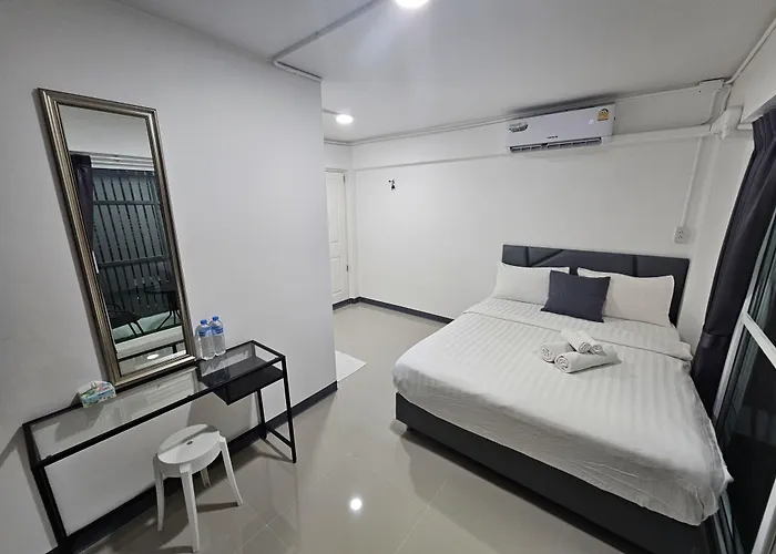 Loft 21 Apartment Romklao