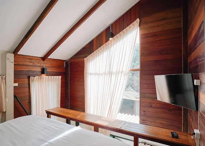 Baanrongmai Canal Front Homestay